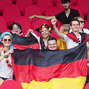 Hoffen auf Gold: Deutsche Fans bei den Deaflympics in Samsun