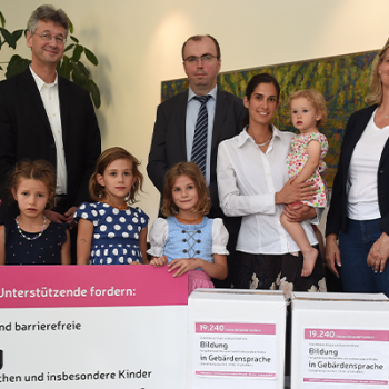 Übergabe der Petition an den bayerischen Kultusminister Piazolo